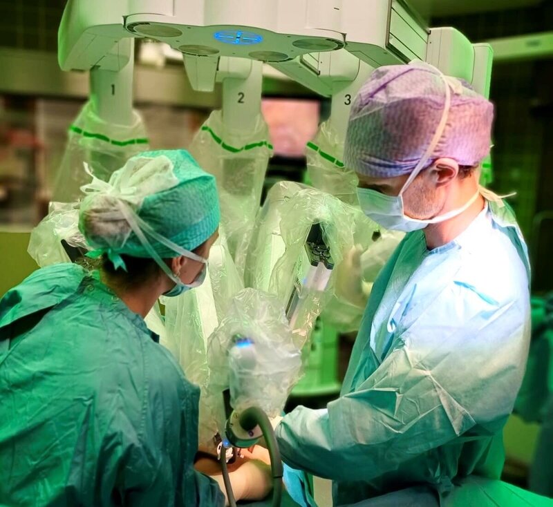 Roboter-Chirurgie im LKH Villach: Erste Operationen mit dem Da-Vinci-Roboter erfolgreich durchgeführt